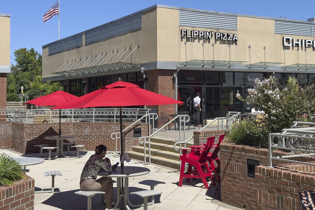 You'll love to be outside in Garrett Parks many outdoor cafes and plazas.