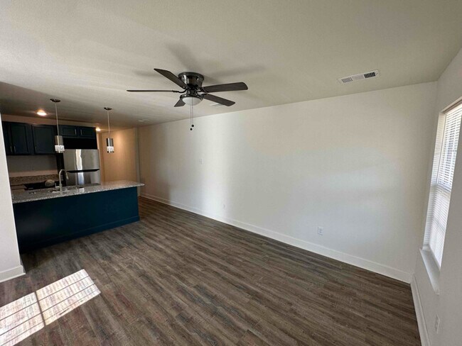 802 N Chester St unit B, Monticello, AR 71655 - photo 7