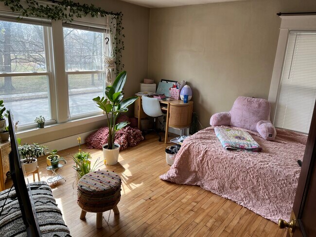 1301 Fulton St W, Grand Rapids, MI 49504 - photo 6