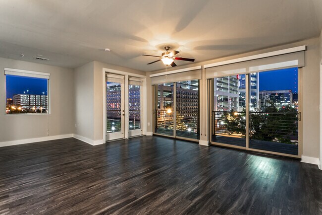 Flats on 4th, Birmingham, AL 35233 - photo 7