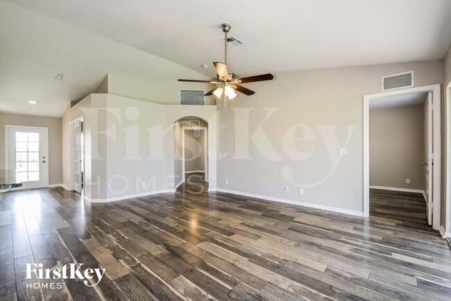 2744 NE 5th Ave, Cape Coral, FL 33909 - photo 2