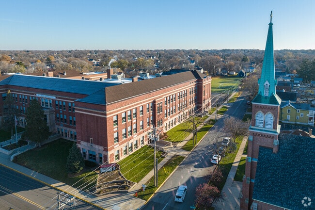 Waldo Middle School serves grades 6-8 and has a student-teacher ratio of 15 to 1.