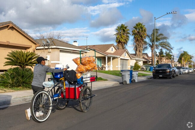 Street vendors can often be found throughout the Highway City neighborhood.