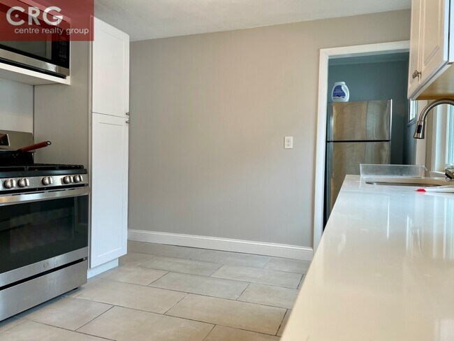 50 Hamilton St unit 2, Medford, MA 02155 - photo 3