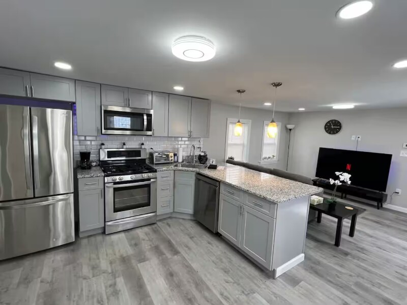 14 Lathrop St unit 1, Salem, MA 01970 - photo 1