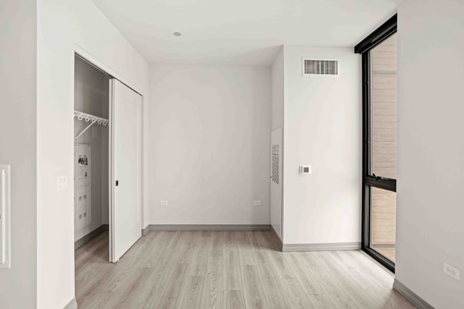 2150 N Elston Ave, Chicago, IL 60614 - photo 4