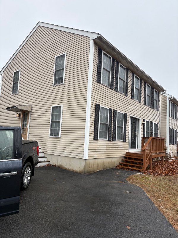 34 Brooks Rd, Seabrook, NH 03874