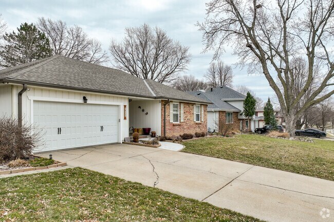 Ranch style homes are also commonly found in the Oak Heights neighborhood.