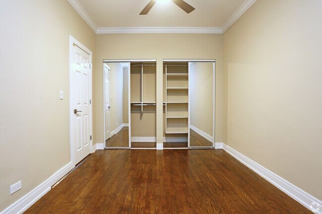 Renaissance - 901 W Argyle St, Chicago, IL 60640 - photo 7