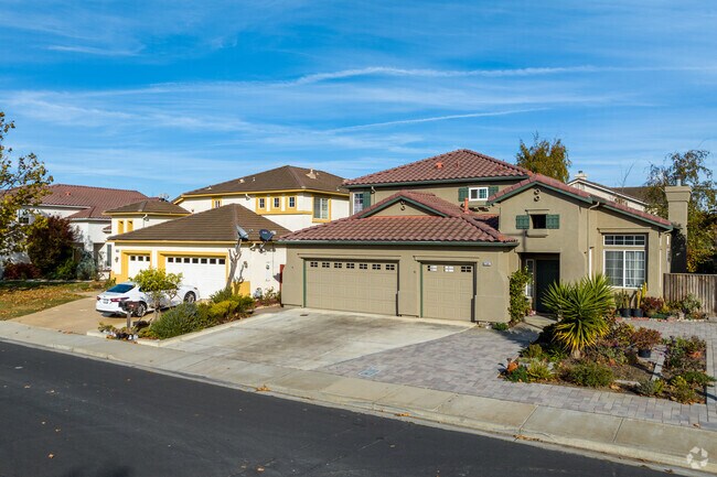 Homes in Alvarado neighborhood exhibit a variety of architectural styles.