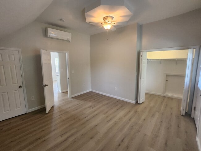 14 Oak St unit 3, Derry, NH 03038 - photo 6