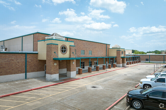 Kenneth E. Little Elementary School in Bacliff is where families and community matter.