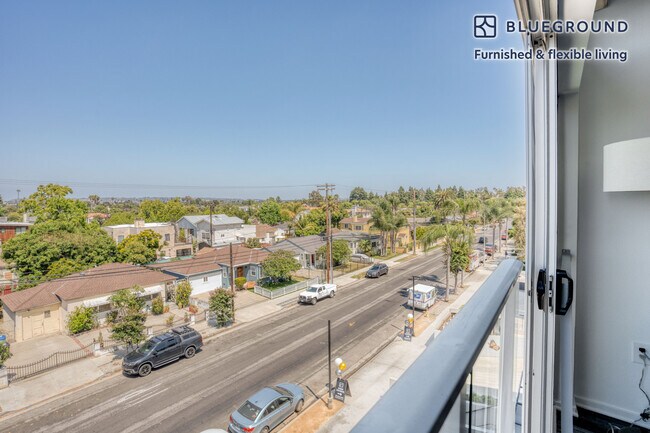 4133 Redwood Ave unit FL3-ID1081, Los Angeles, CA 90066 - photo 6