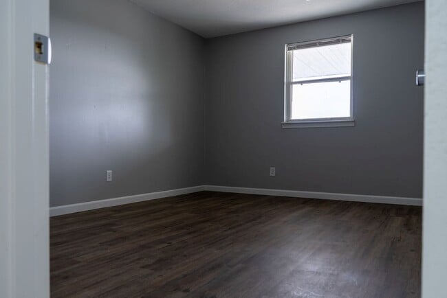 Tiffany Pointe, Peoria, IL 61614 - photo 7