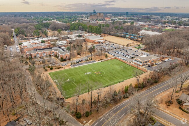 Hutchison School is an all girls private school serving students in the Germantown area.