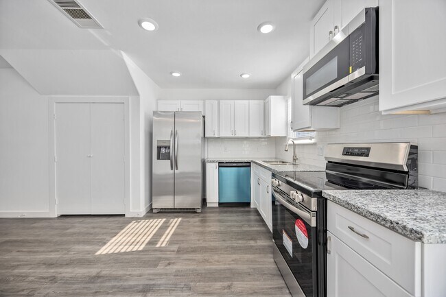 8211 Bigwood St, Houston, TX 77078 - photo 5