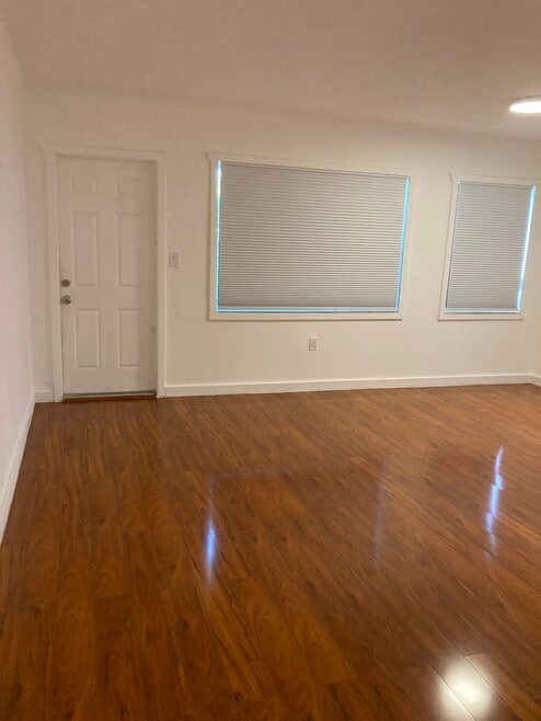 2101 Bay Dr unit 3, Miami Beach, FL 33141 - photo 1