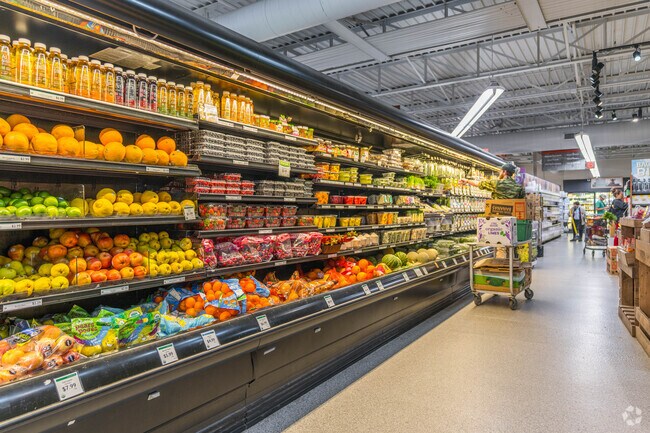 Eastside Food Co-op specializes in fresh, local and organic foods sourced from farmers.