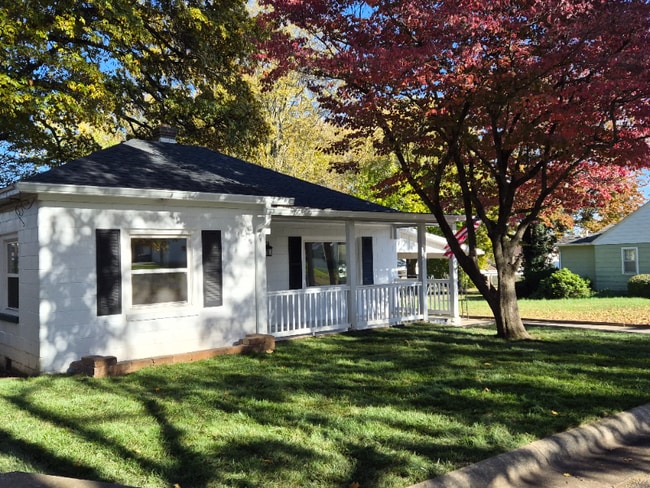 1010 Austin Ave, Lawrenceville, IL 62439 - photo 2