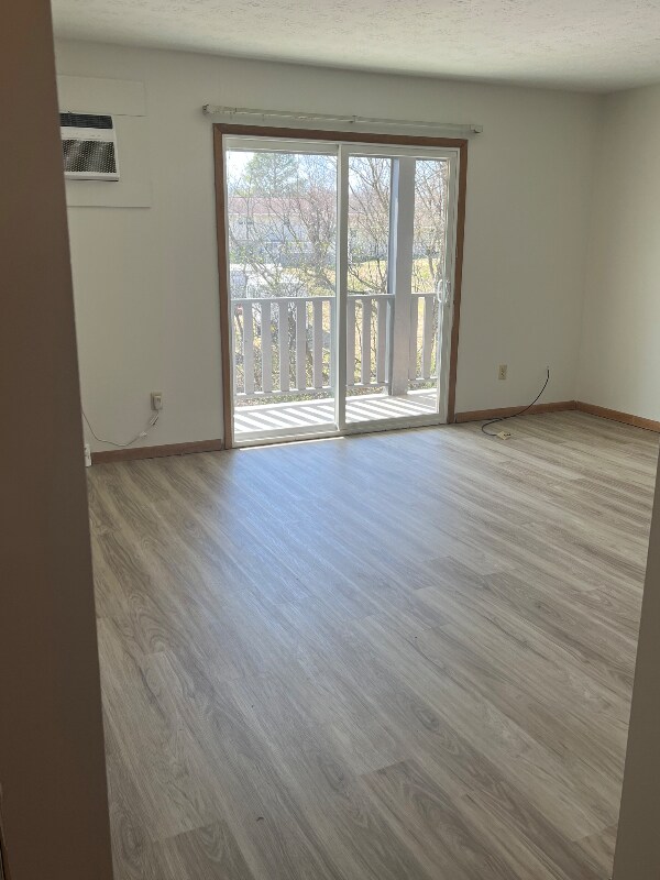 626 Lawnville Rd unit 4, Kingston, TN 37763 - photo 2