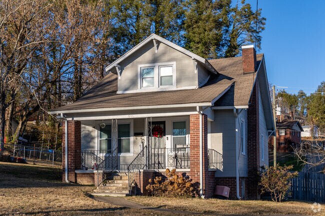 Small Cottages dot the landscape around the residential side of Clinton.