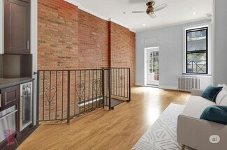 250 Mott St Unit 4, New York, NY 10012