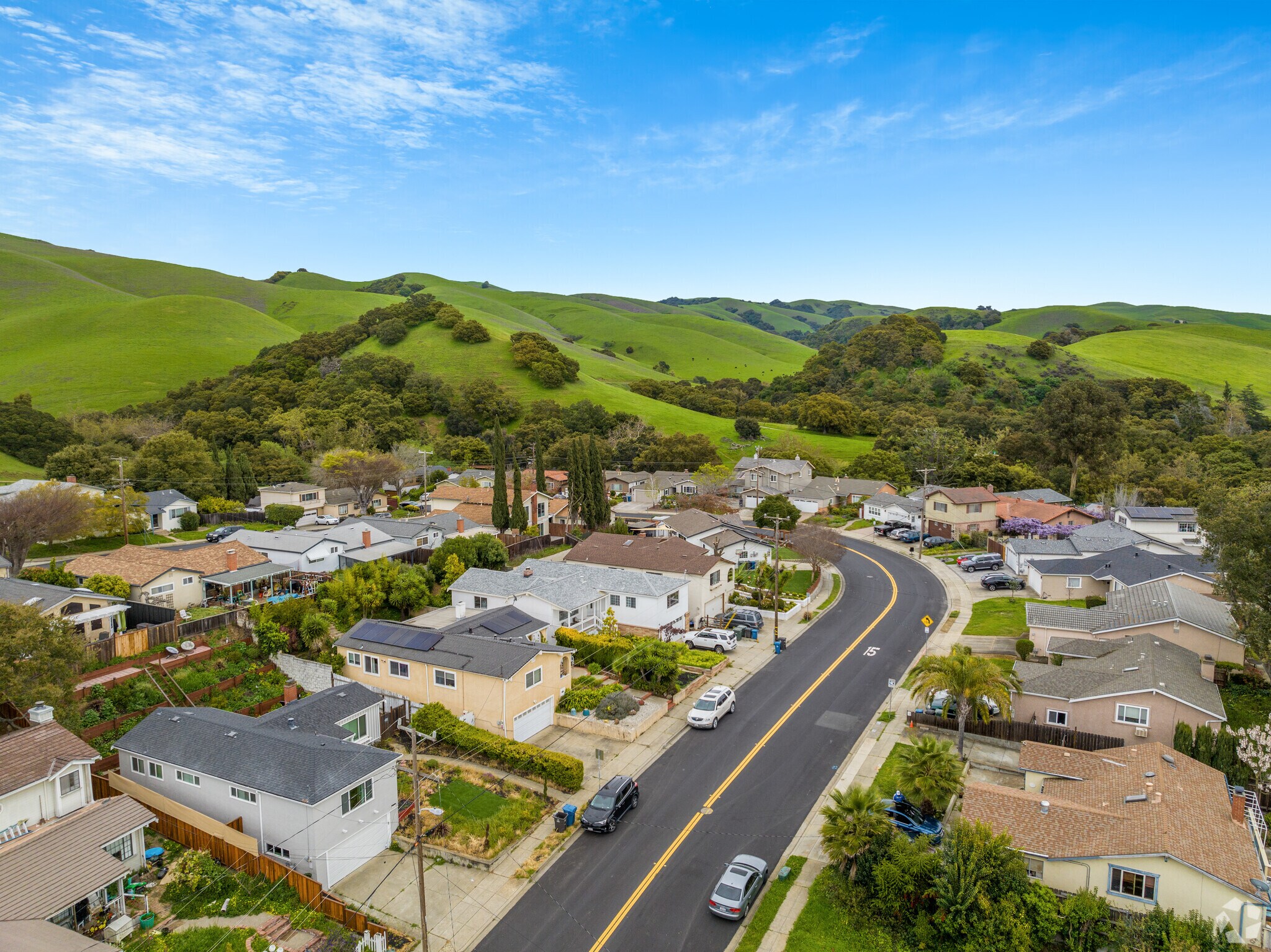 Homes in Fairway Park boast stunning views of the surrounding hills.