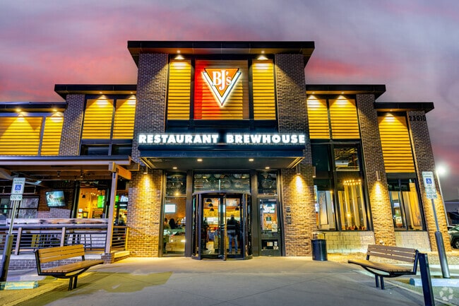 BJ's Restaurant and Brewhouse began serving deep dish pizza in Taylor in 1978.