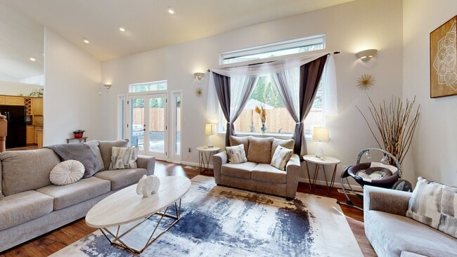 6831 Holly St, Springfield, OR 97478 - photo 2