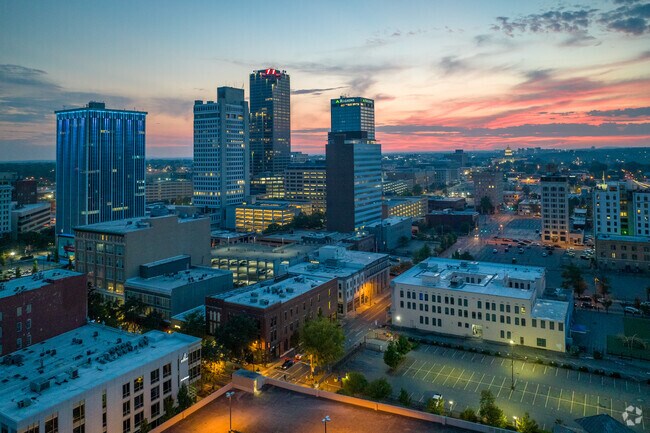 Shannon Hills is less than 15 minutes away from downtown Little Rock.