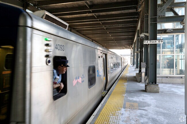 Residents of the Melrose community has access to many different forms of public transportation.