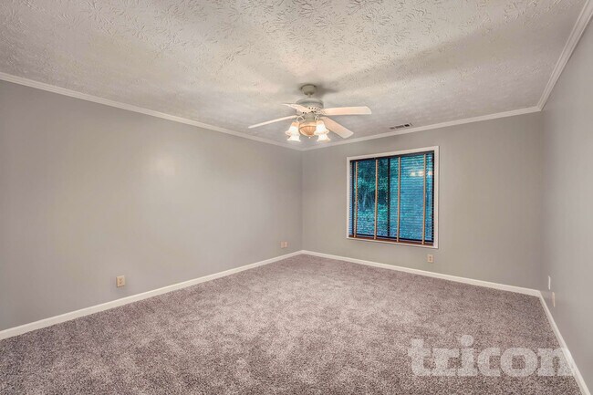 3944 River Dr SW, Lilburn, GA 30047 - photo 6