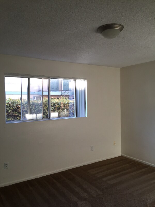 1935 W Linden St unit 9, Riverside, CA 92507 - photo 5