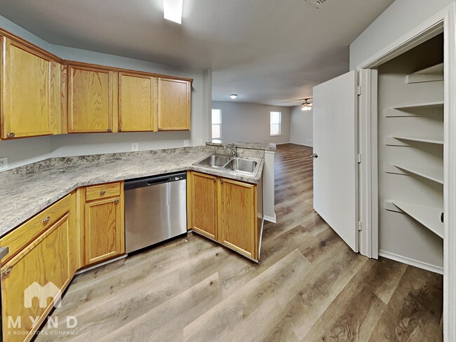 2006 Waleska Plaza, Dallas, TX 75211 - photo 3