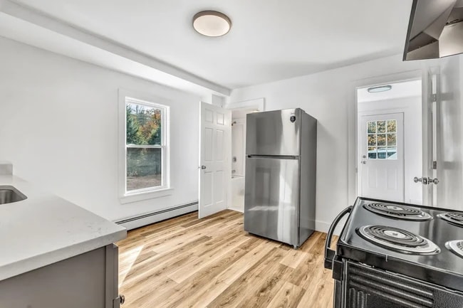 151 South St unit Apartment 2, Gorham, ME 04038 - photo 4