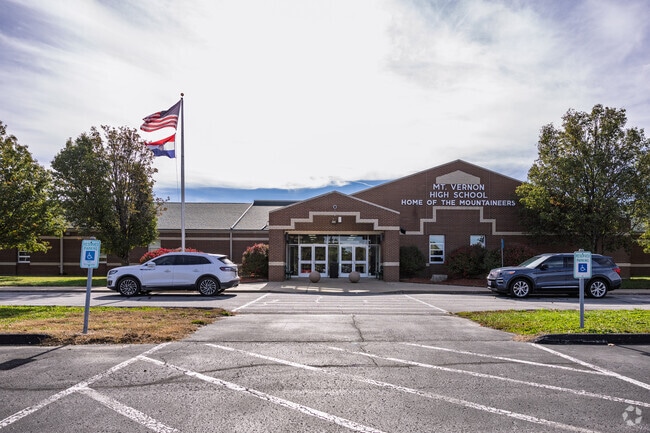Mount Vernon High School has an average enrollment of around 450 students.