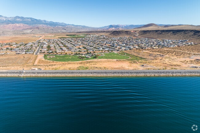 Next to two state parks, Dixie Springs is a scenic spot ideal for outdoor adventures.