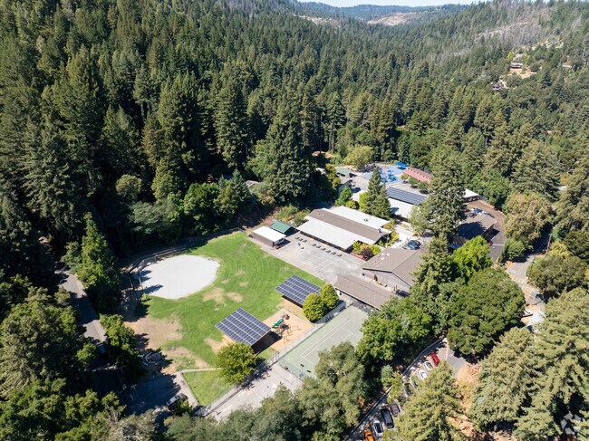 Engaging lessons and dedicated teachers thrive at Boulder Creek Elementary School.