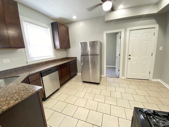 2838 N Drake Ave unit 1., Chicago, IL 60618 - photo 3