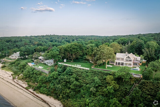 These waterfront homes in Shoreham have a beautiful view over Long Island Sound.