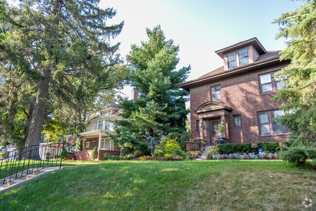 Pill Hill is where Rochester’s historic homes meet modern healthcare.