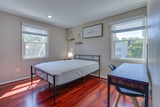 3030 Ellenwood Dr Unit Upper 1, Fairfax, VA 22031