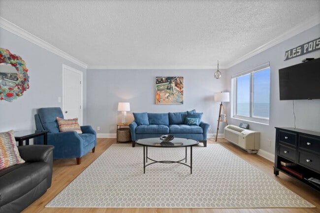 201 Rudee Loop Connector unit ID1353848P, Virginia Beach, VA 23451 - photo 2