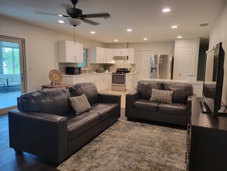 2121 9th Ave E, Bradenton, FL 34208
