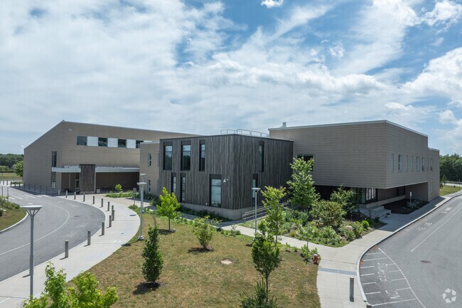 Bourne Intermediate School was given an overall B- rating from Niche.