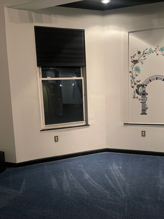 3968 W 8th St unit 3968 w 8th Loft, Cincinnati, OH 45205 - photo 4