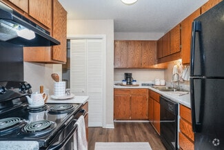 711 Lake Harbour Dr, Ridgeland, MS 39157