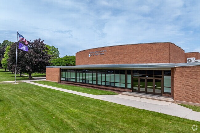 Franklin Middle School scores a C by Niche.