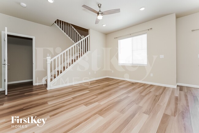 1902 Villageview Ln, Castle Rock, CO 80104 - photo 3