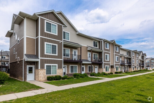 The Quarters Ames, Ames, IA 50010 - photo 3